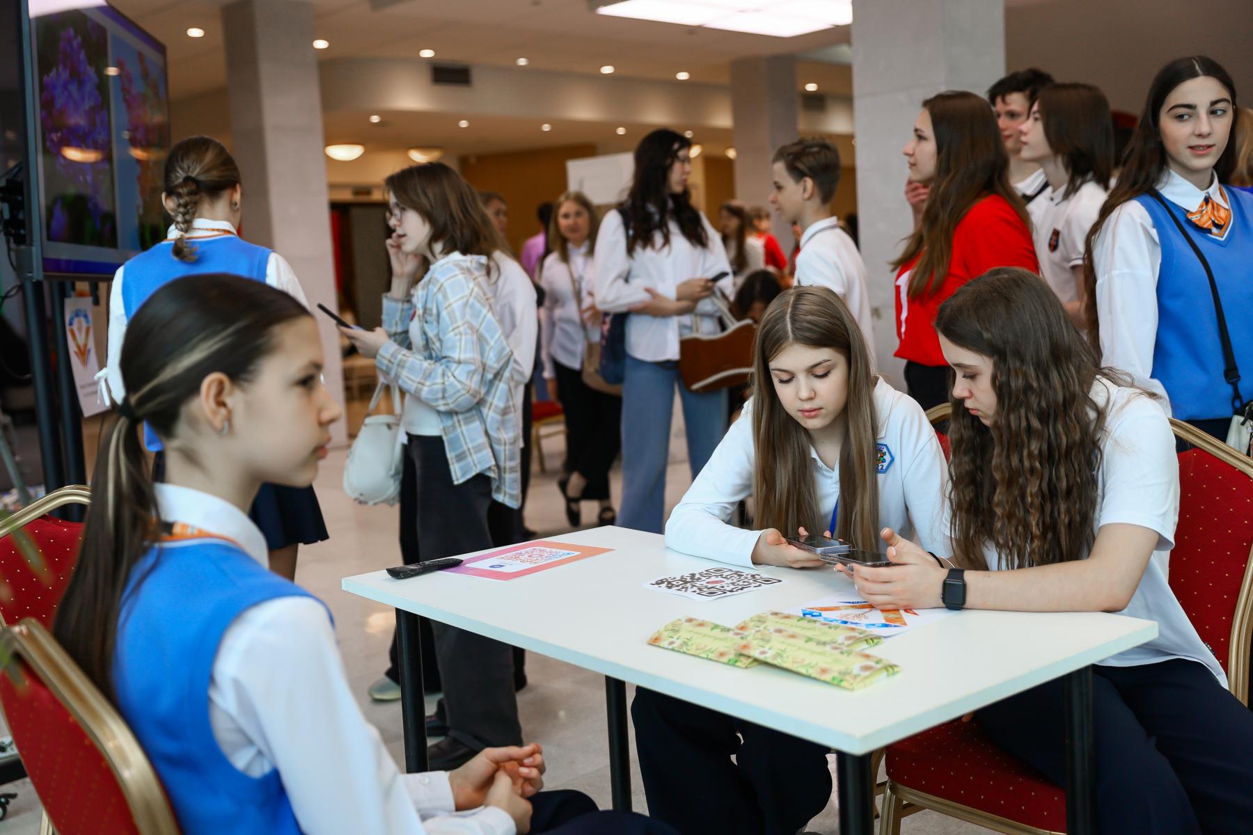 Фото Соловьёв, Савочкин, Никишева: звездные гости собрали на форуме в Новосибирске свыше тысячи человек – 100 ярких кадров 55